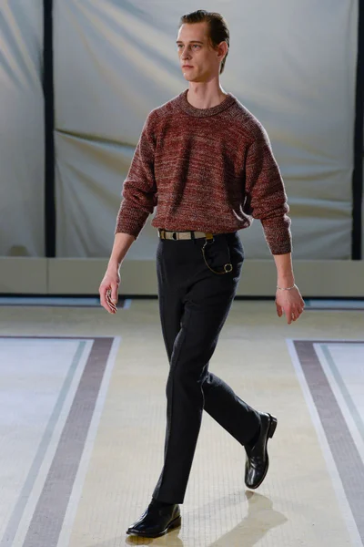 Look 13